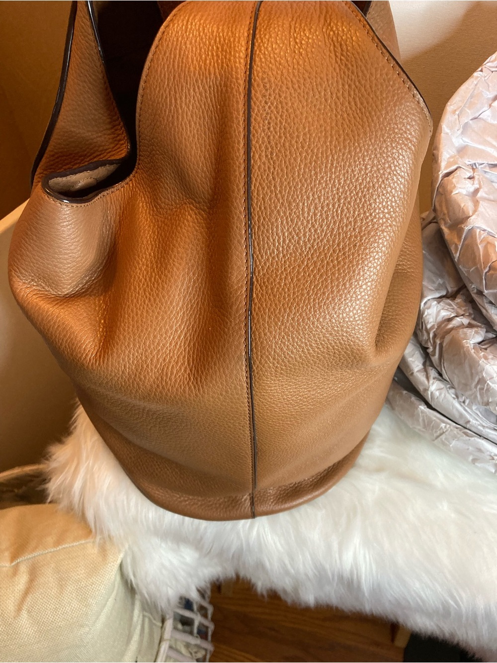 Beautiful Tory Burch All T Hobo in Tan Leather - RARE - Picture 5 of 9